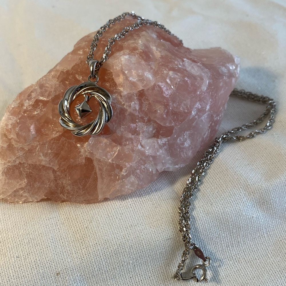 Unique Sterling Flowing Circle Pendant Necklace.